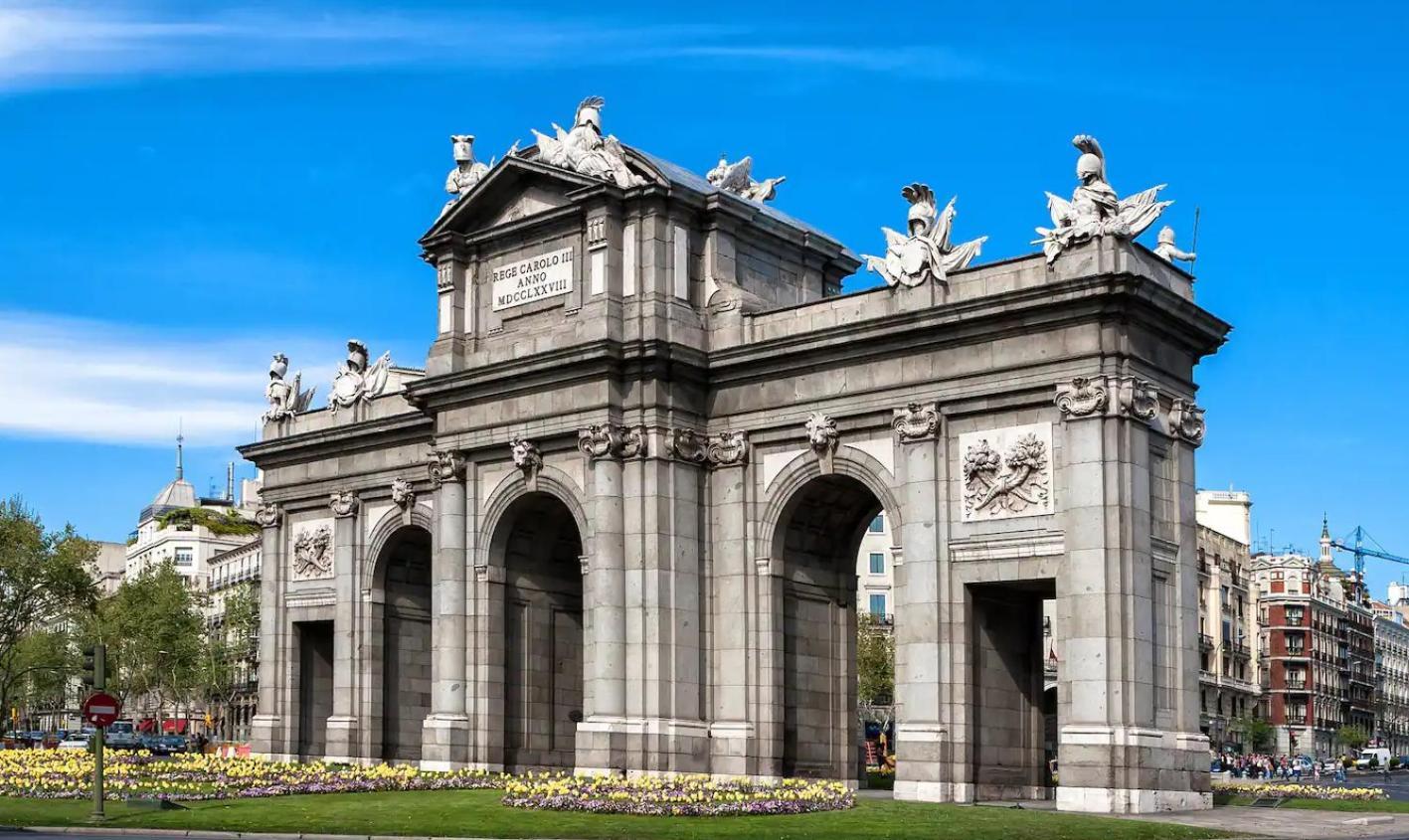 Estudio Con Vistas Alcalaretiro Madrid Exterior photo