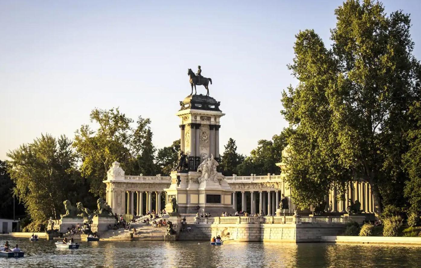 Estudio Con Vistas Alcalaretiro Madrid Exterior photo
