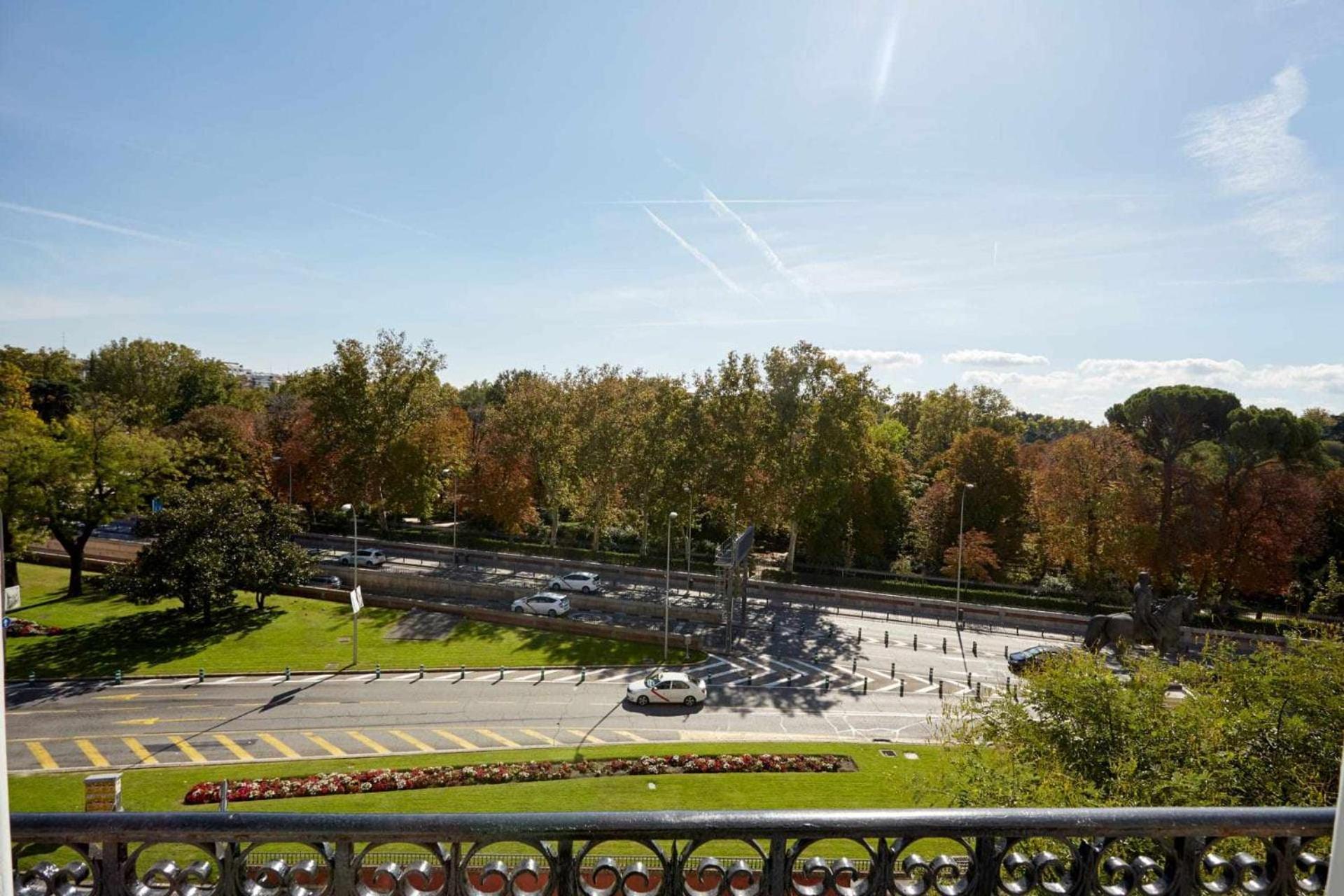Estudio Con Vistas Alcalaretiro Madrid Exterior photo